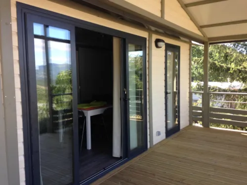 Location - Chalet Grand Standing - image n°3 - Camping Plein Sud
