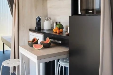 Accommodation - Cocosweet - 2 Bedrooms - Kitchenette - No Bathroom Facilities - image n°3 - Camping de la Colline
