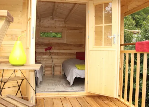 Accommodation - Kazavelo - Wooden Cabin - No Bathroom Facilities - image n°2 - Camping de la Colline