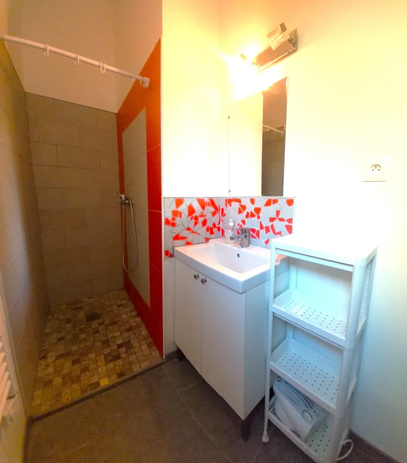 Gîte - L'atelier - Climatisé - Jusqu'à 4 Personnes