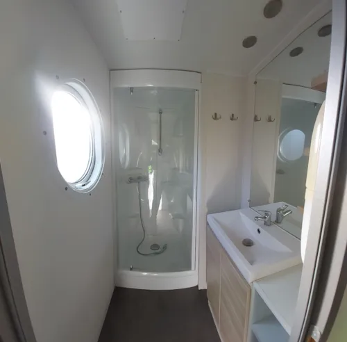 Accommodation - 3-Bedroom Mobile Home - Comfort - Air-Conditioned - image n°5 - Camping de la Colline