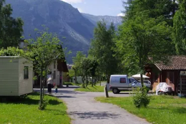 Camping Caravaneige les Mélèzes - la Fennaz - Savoie