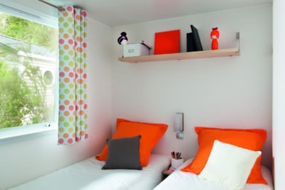 STANDARD 3-bedroom mobile home — 9