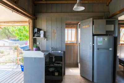 Lodge cabin on stilts — 5