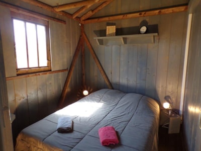 Lodge cabin on stilts — 3