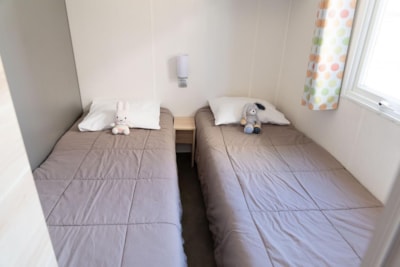 STANDARD mobile home with 2 bedrooms — 7