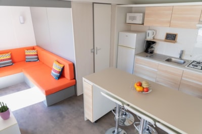 STANDARD mobile home with 2 bedrooms — 5