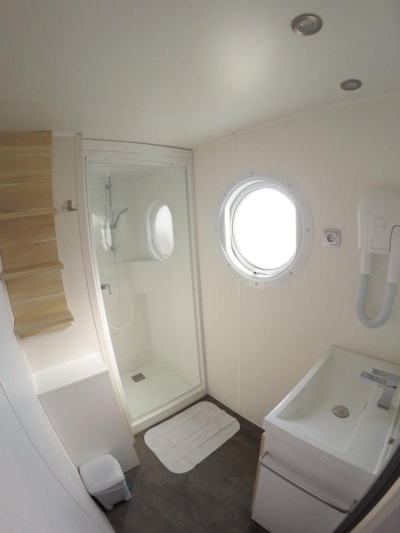STANDARD mobile home with 2 bedrooms — 8