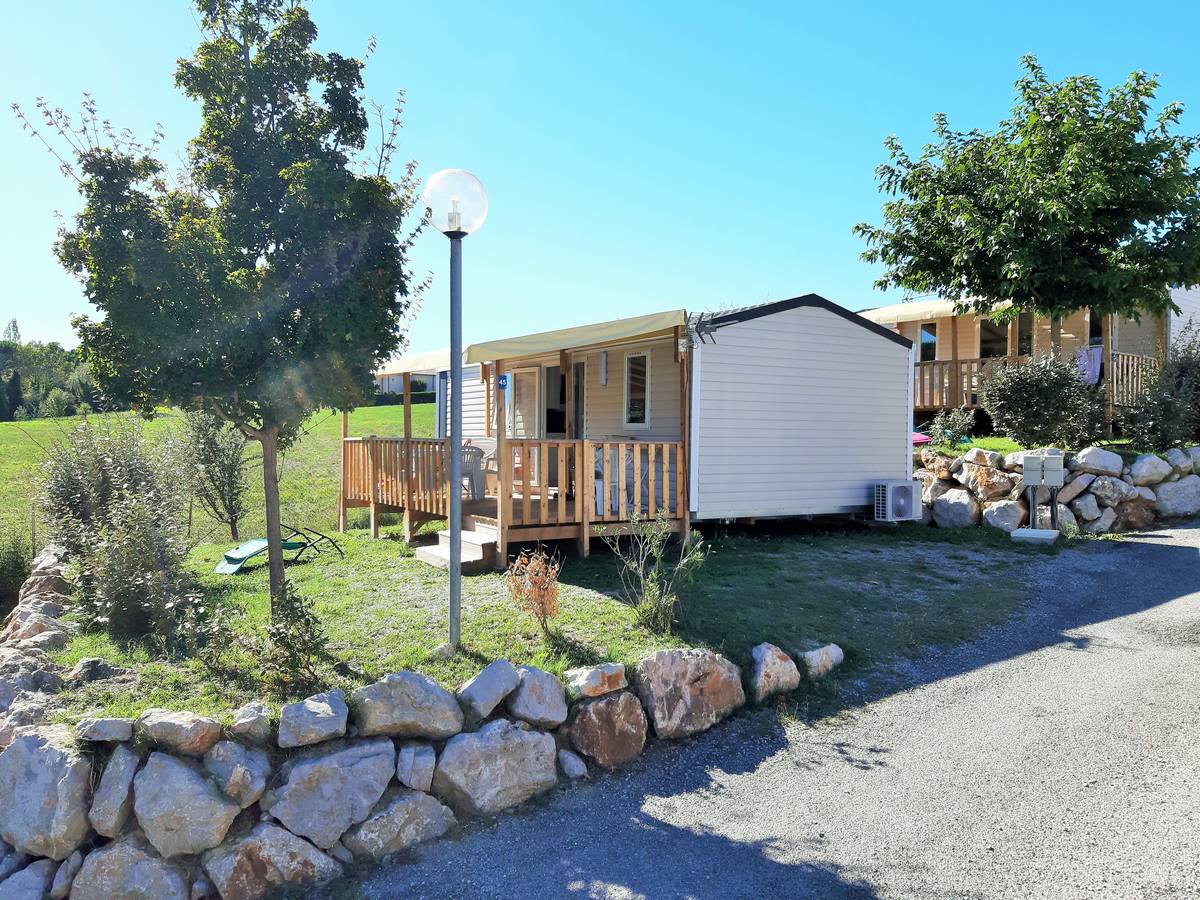 Ferietype - Mobilhome Confort 30,5M² (2 Værelser) + Overdækket Terrasse - Aircondition+ Tv - Flower Camping Provence Vallée