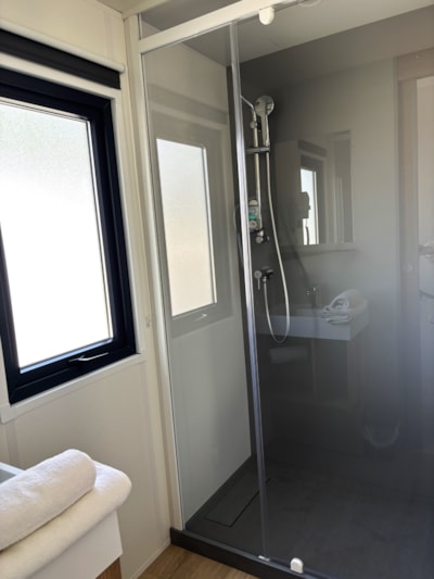 PREMIUM 1-bedroom mobile home — 9