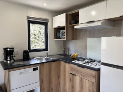 PREMIUM 1-bedroom mobile home — 4