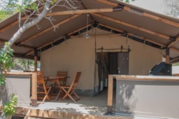 Huuraccommodatie(s) - Lodge Kenya 34.5M² - 2 Slaapkamers - Terras 10M² (Met Sanitair) - Camping le Damier