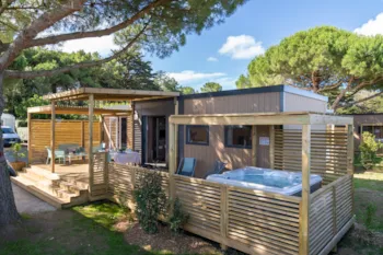 Mietunterkunft - Mobilheim Exklusiv - 3 Schlafzimmer - 2 Badezimmer - Privat Spa - ROMANEE L'Evasion