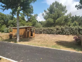Stellplatz - Pauschale A : Stellplatz + Fahrzeug - Camping APV La Parée du Jonc