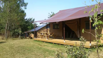 Location - Tente Lodge Luxe Tribu Avec Salle De Bain Wc - Camping Dordogne Las Patrasses