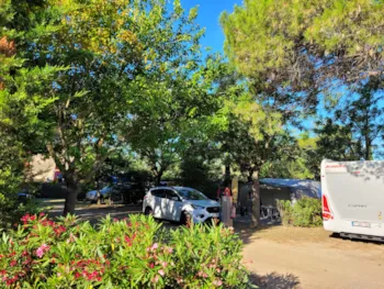 Kampeerplaats(en) - Kampeerplaats 2P + Auto + Tent Of Caravan + Elektriciteit - Camping Les Cigales