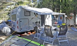 Kampeerplaats(en) - Standplaats Tent, Caravan Of Camper +  Elektriciteit - Camping Naturiste Le Clapotis