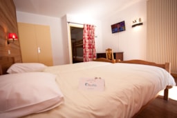 Bedroom - Pension Complète En Chambre Familiale Confort - Le Télémark - Pralognan, Parc de la Vanoise