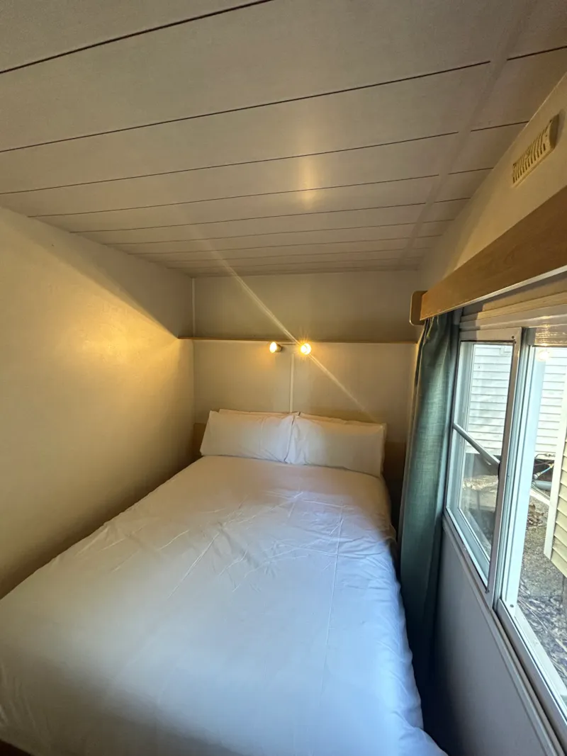 Bungalow Essential Banya