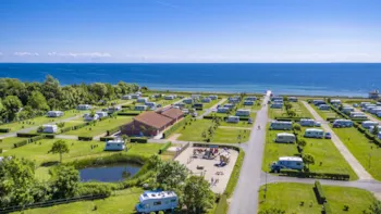 Stellplatz - Stellplatzbereich Seeblick/Bellevue (Kat. B/C/D) - Insel-Camp Fehmarn