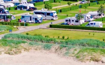 Stellplatz - 2./3. Reihe-Premiumstellplatz Seeblick/Bellevue (Kat. A/B) - Insel-Camp Fehmarn
