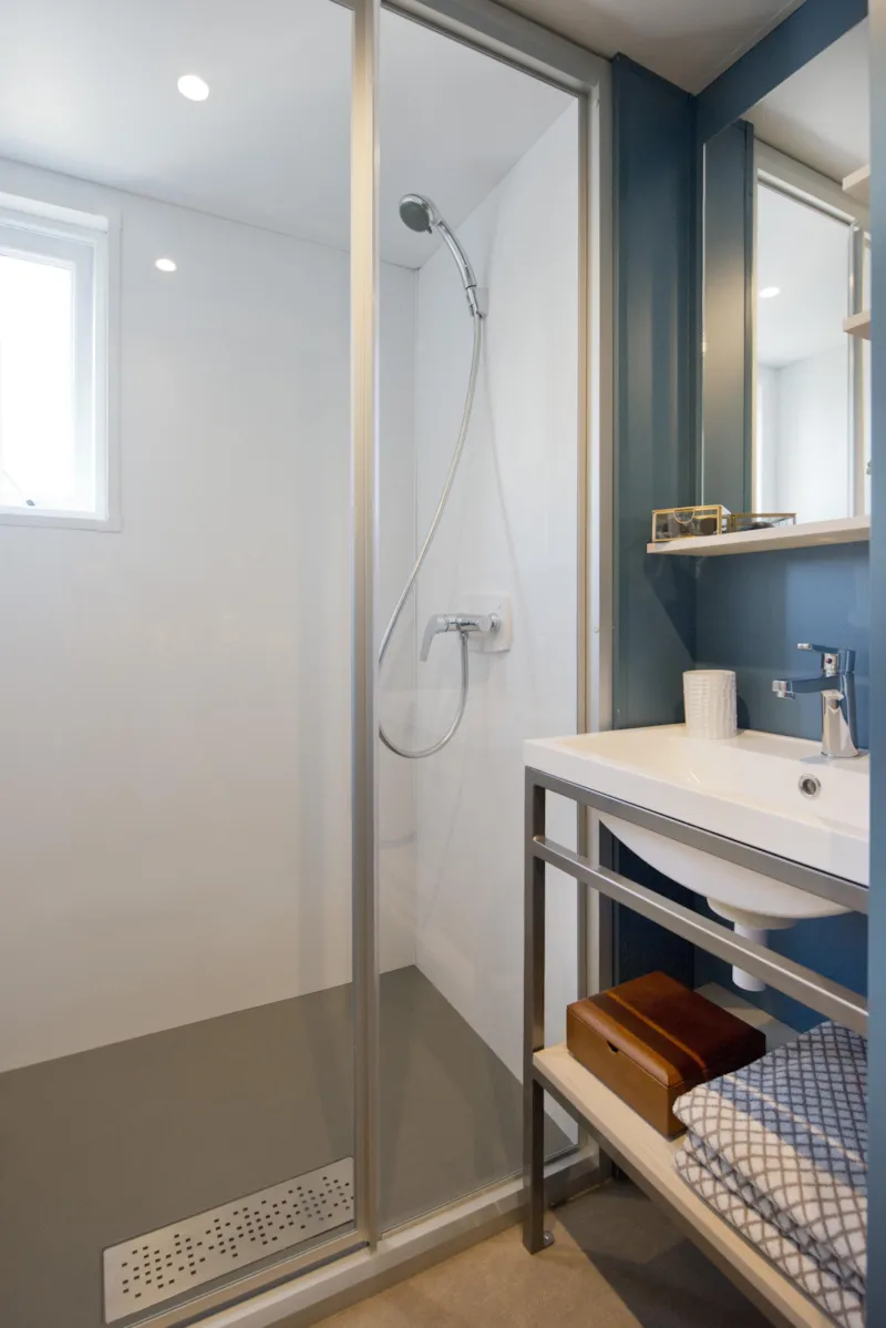 Mobil-Home Confort 40M² 3 Chambres + Terrasse Semi-Couverte + Tv + Lv + Clim