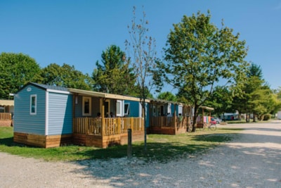 Comfort mobile home, 27 m², 2 bedrooms + covered terrace + TV + air conditioning