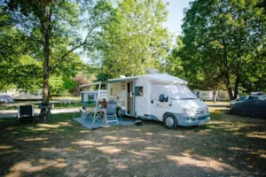  - Pauschalangebot „Authentische Natur“ (1 Zelt, 1 Person mit Wohnwagen oder Wohnmobil / 1 Auto oder Fahrrad) - Flower Camping Les Plages de l'Ain