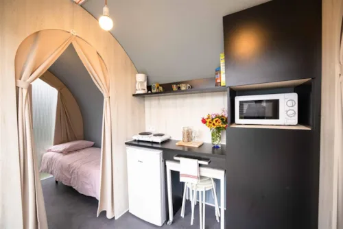 Location - Cocosweet Famille 25M² 2 Chambres (Sans Sanitaires) + Terrasse Couverte + Coin Cuisine - image n°2 - Flower Camping Les Plages de l'Ain