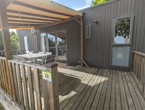 Location - Mobil-Home Premium 40M² 3 Chambres + Terrasse Semi-Couverte + Tv + Lv + Clim - image n°5 - Flower Camping Les Plages de l'Ain