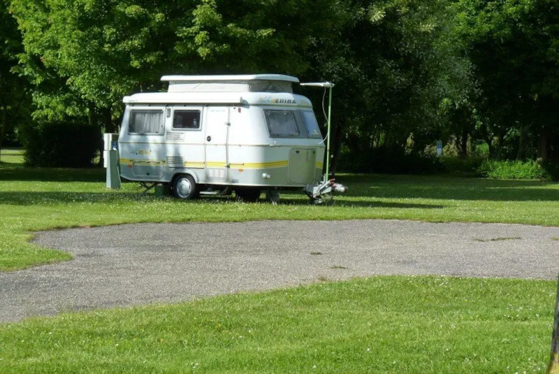 Forfait Confort (1 Tente, Caravane Ou Camping-Car / 1 Voiture / Électricité 6A)