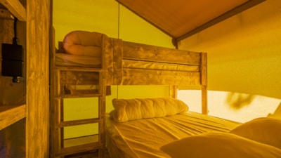 SLOW LODGE - without bathroom
