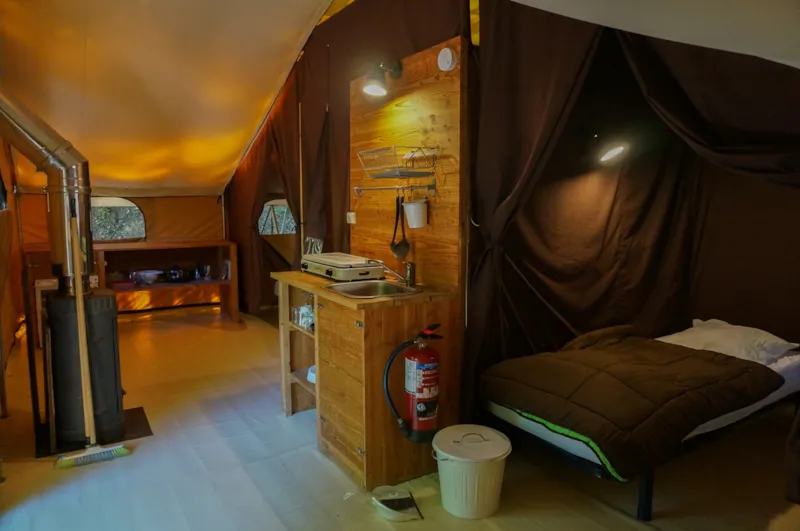 Tente Canadienne Avec Poêle À Bois