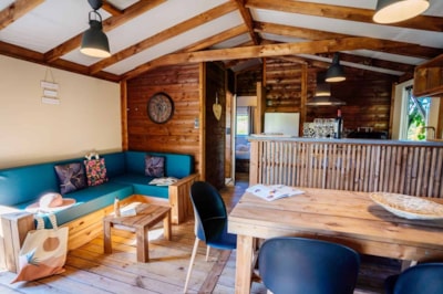 Oceania Lodge with spa — 8