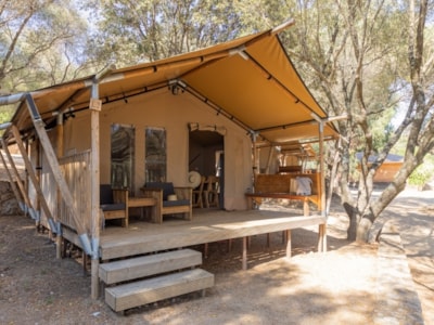 LODGE TENT without bathroom!