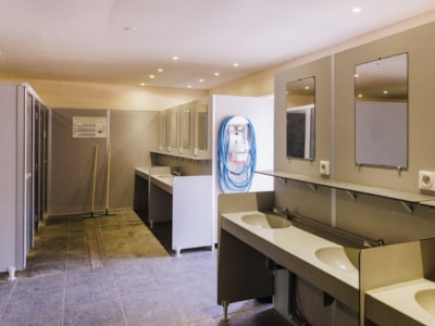 LODGE TENT without bathroom!