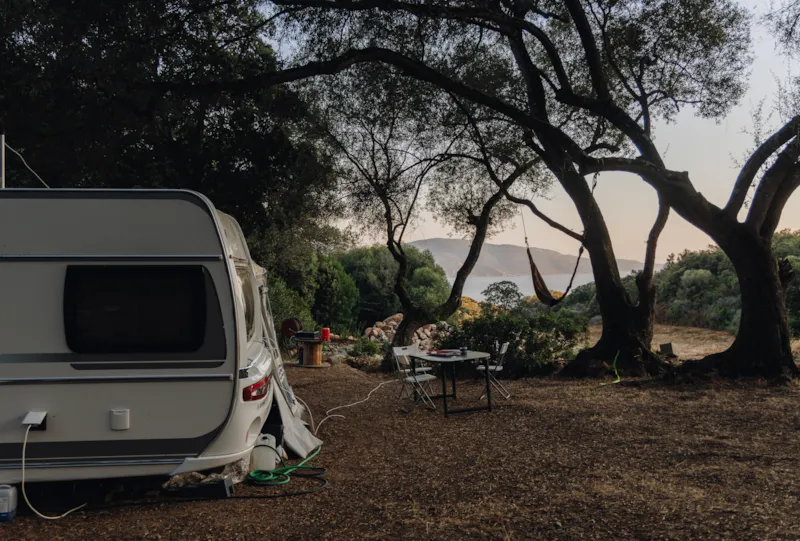 Emplacement Caravane + Electricite 5/6 Pers.