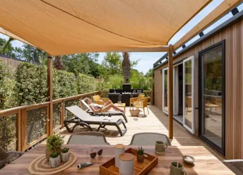Mietunterkunft - Lodge 3 Prestige (3 Schlafzimmer, 40 M², 2 Badezimmer) Terras, Klimaanlage, Tv - Camping L'Hippocampe