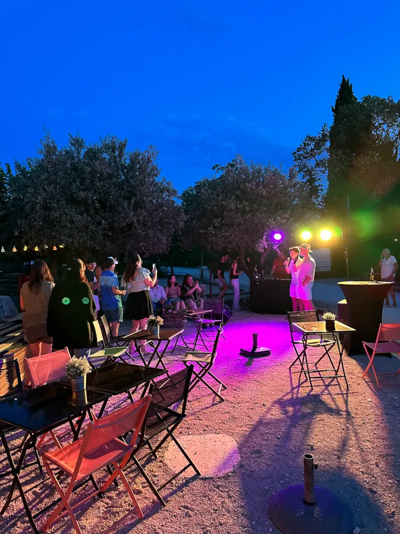 Emplacement Avec Ou Sans Véhicule + Caravane, Tente Ou Camping-Car