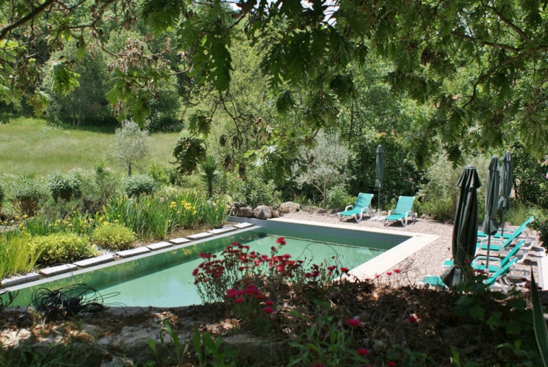 Stellplatz : Wohnwagen oder Wohnmobil + Auto