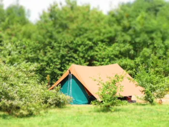 Kampeerplaats(en) - Emplacement 1 Personne - Camping l'Etang du Puy