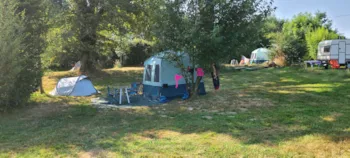 Stellplatz - Stellplatz - Camping l'Etang du Puy