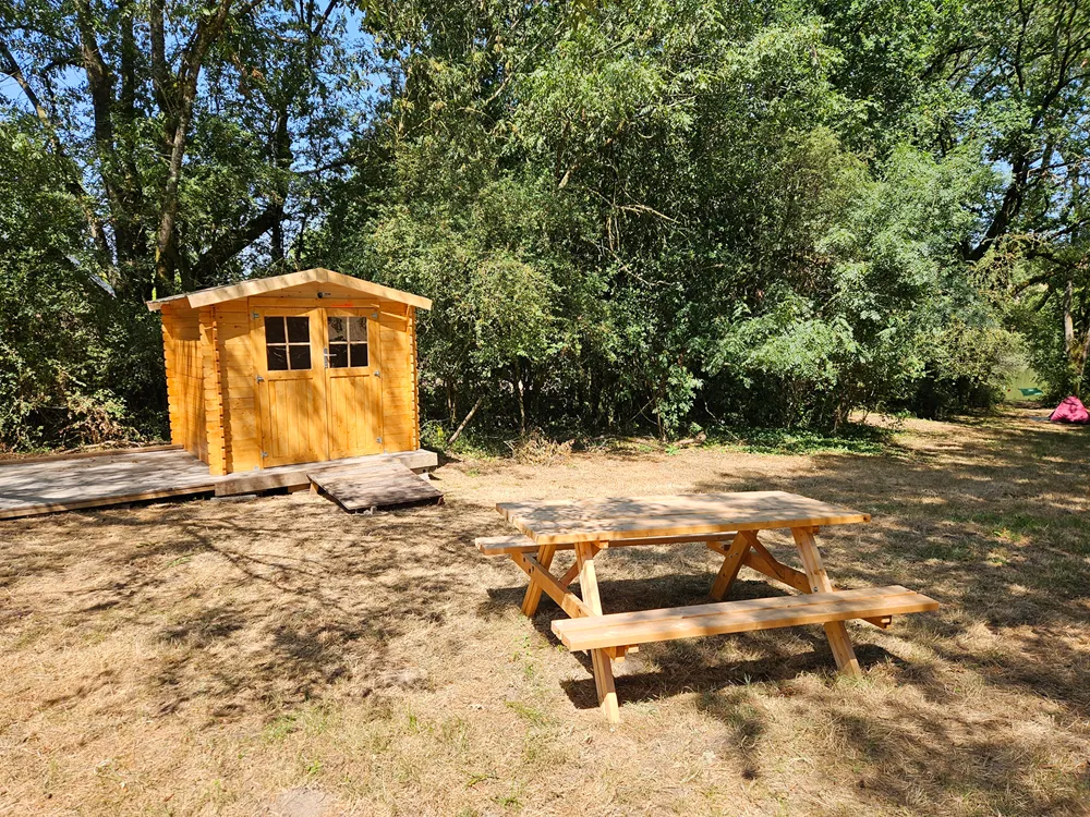 Emplacement - Emplacement Vélo - Camping l'Etang du Puy