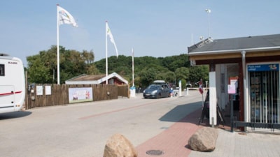 Motorhome pitch on gravel pitch