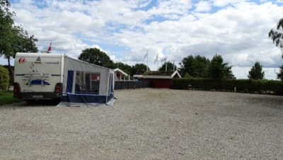 Discount motorhome pitch on gravel pitch