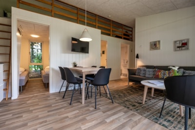 Fantastic double luxury cabin for 6 people with shower / toilet of 30 m2