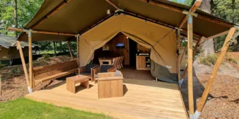 Accommodation - 35 M² Safari Glamping Tents With 2 Bedrooms And Bathroom - Horsens City camping ApS