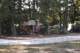 Kampeerplaats(en) - Emplacements  2 Personnes +Vehicule - Moorea Camping