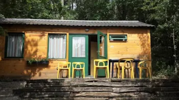 Mietunterkunft - Häusche 60 - Mit Dusche/Toilette (2 Schlafzimmer) - Camping Le Roptai