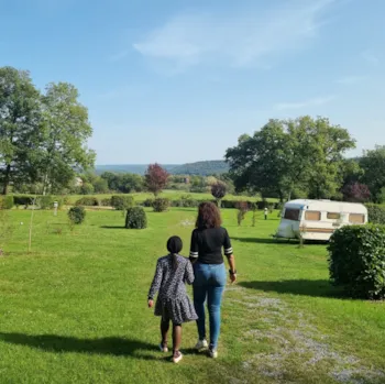 Stellplatz - Stellplatz Wohnmobil/Wohnwagen - Camping Le Roptai